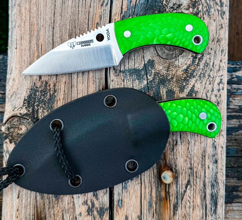 Cuchillos Yoda Juma mango verde de Cudeman, funda Kydex