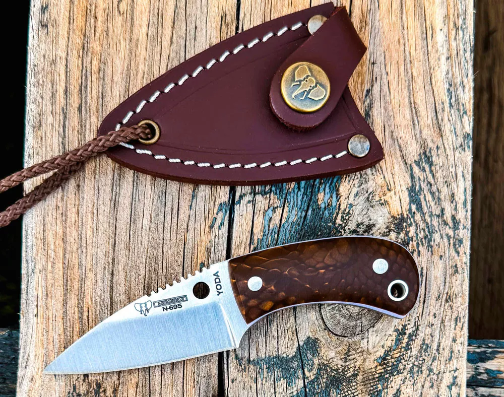 Cuchillos Yoda Juma mango marrón de Cudeman, funda cuero