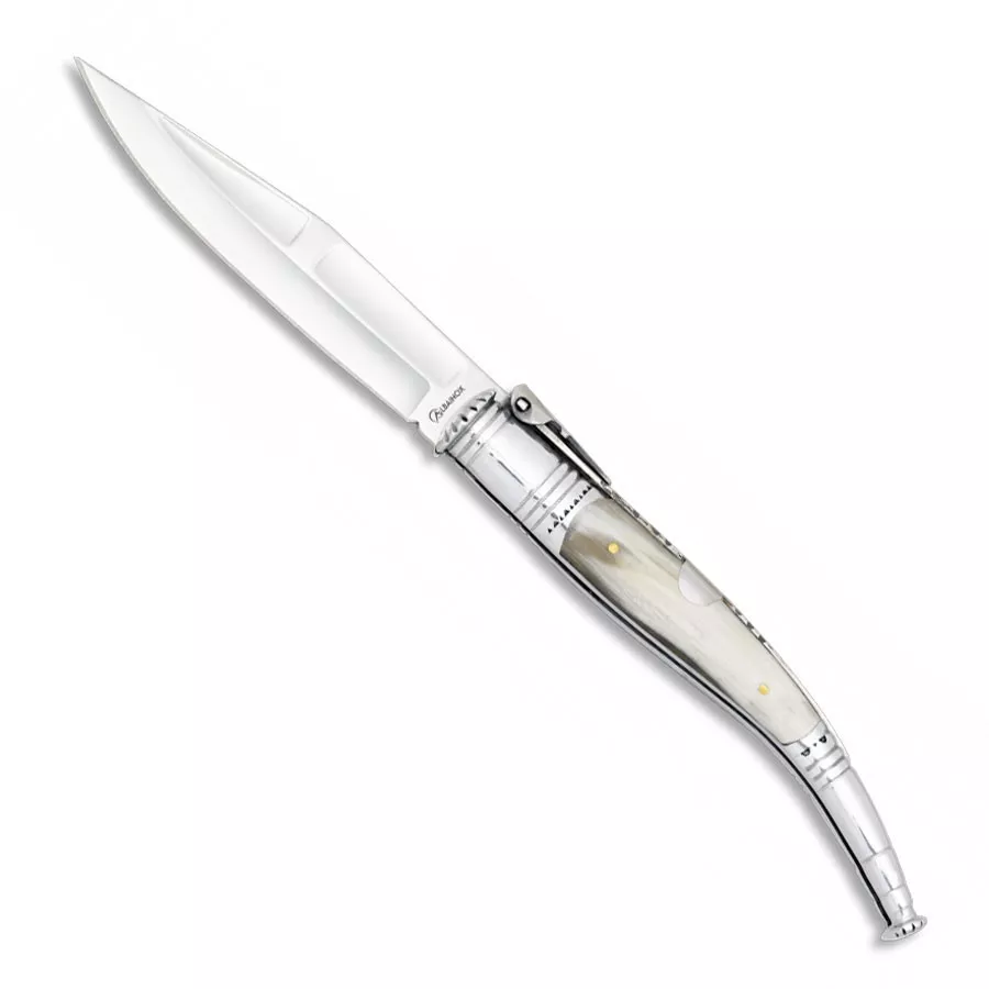 Navaja serrana de carraca asta de toro