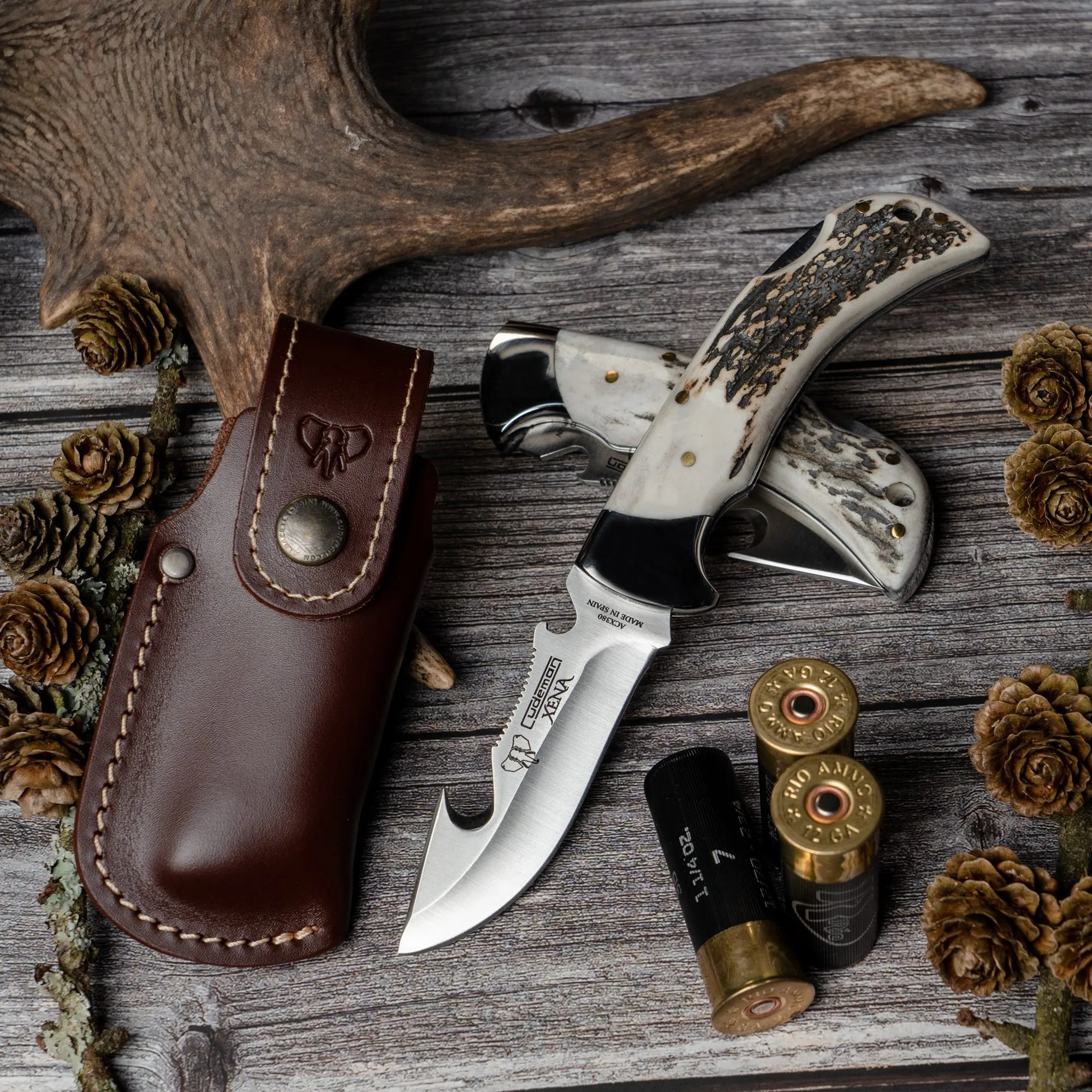 Navaja de caza Xena, mango asta de ciervo pulido (con funda)