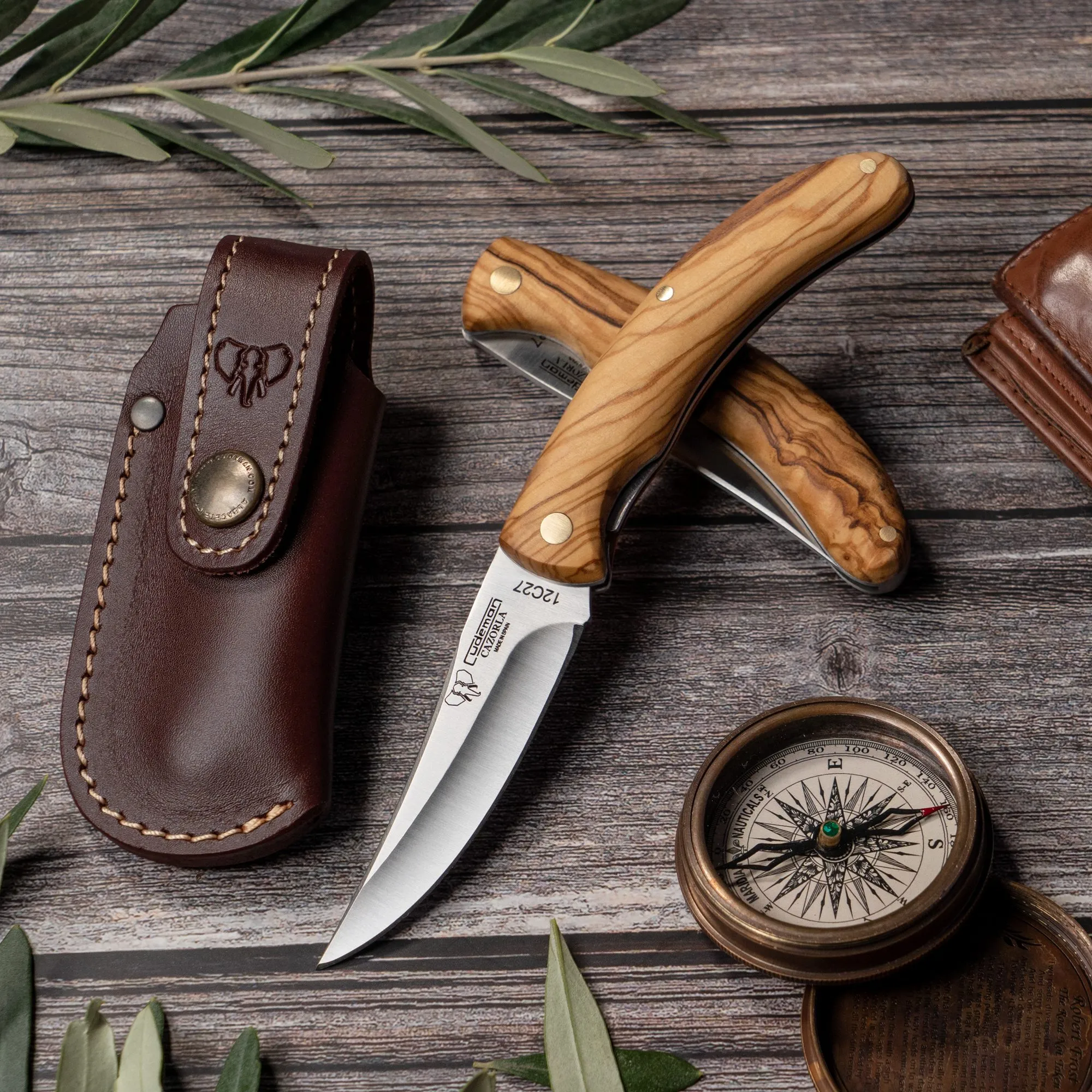 Navaja de caza Cazorla, mango olivo natural satinado