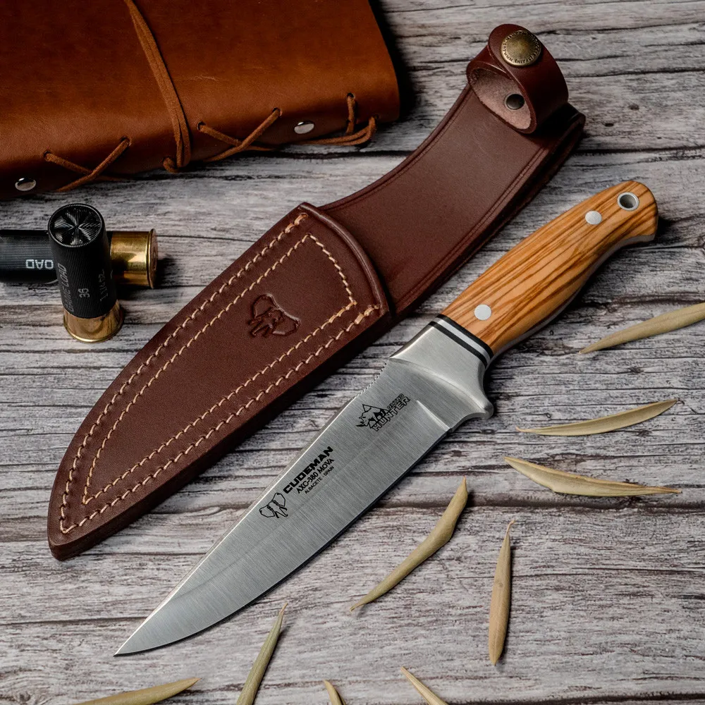 Cuchillo de caza mango olivo, hoja 15 cms.