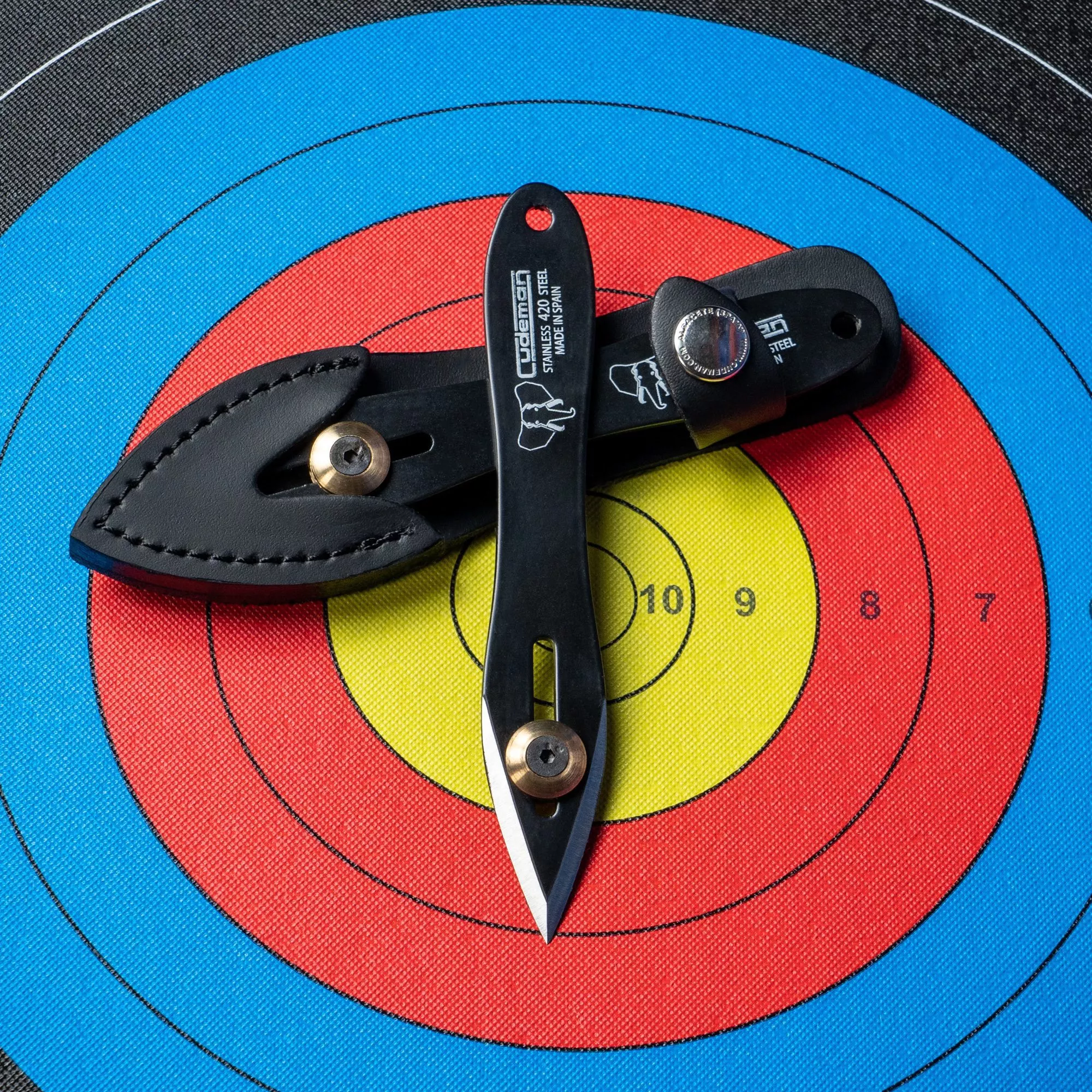 Cuchillo lanzador, acero negro, con 1 contrapeso y funda